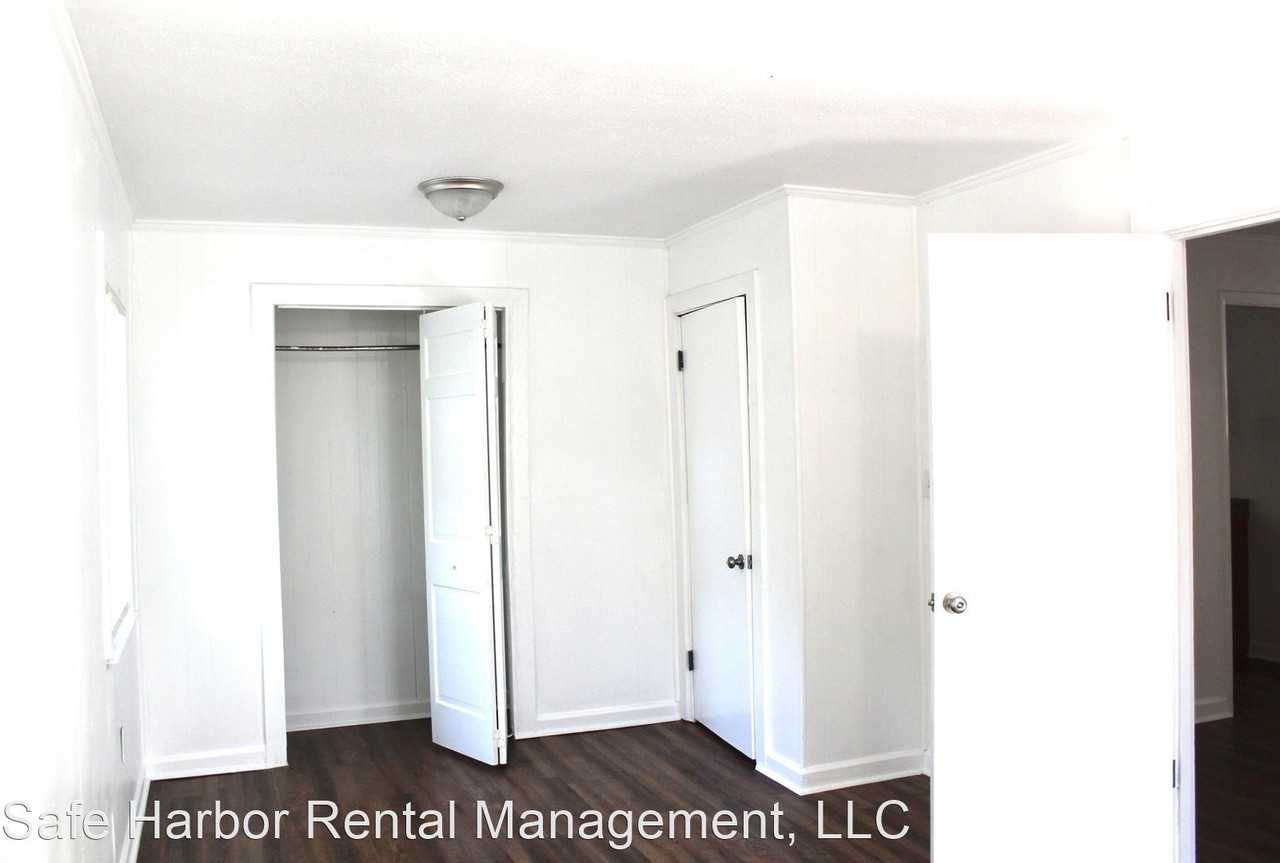 21, 23, & 25 Oak St - Photo 2 of 13