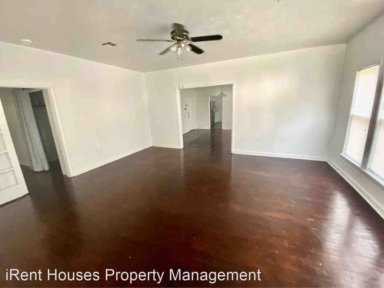 217 SW B St / 217 SW B St 1/2 - Photo 2 of 6