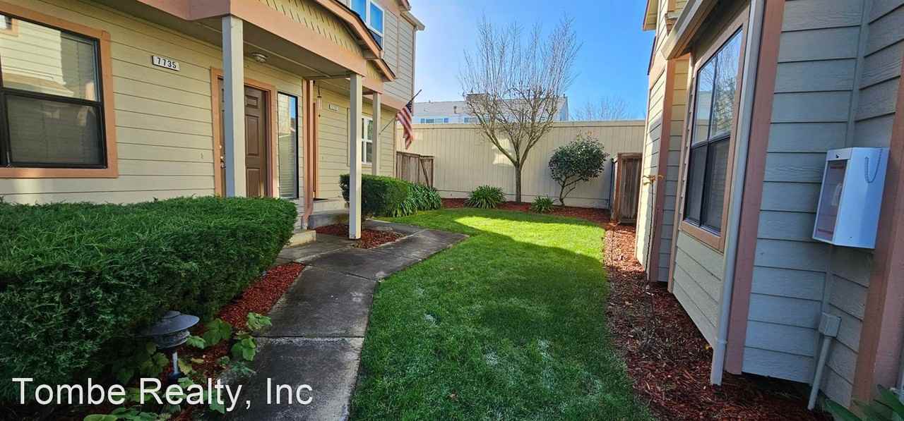 7733 - 7741 Healdsburg Avenue - Photo 3 of 17