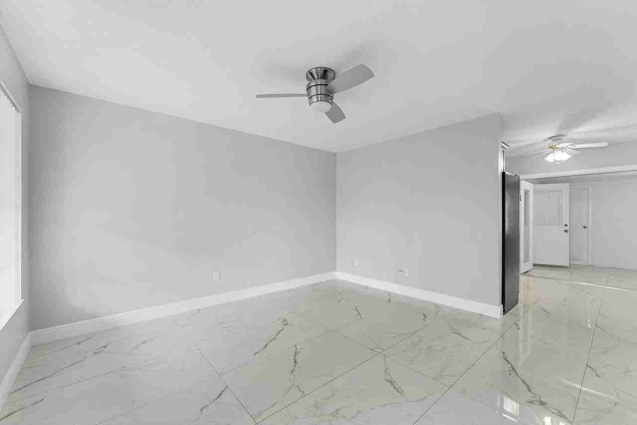 970 Sumter Rd W - Photo 3 of 8