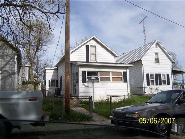 420 S Columbia St - Photo 2 of 12