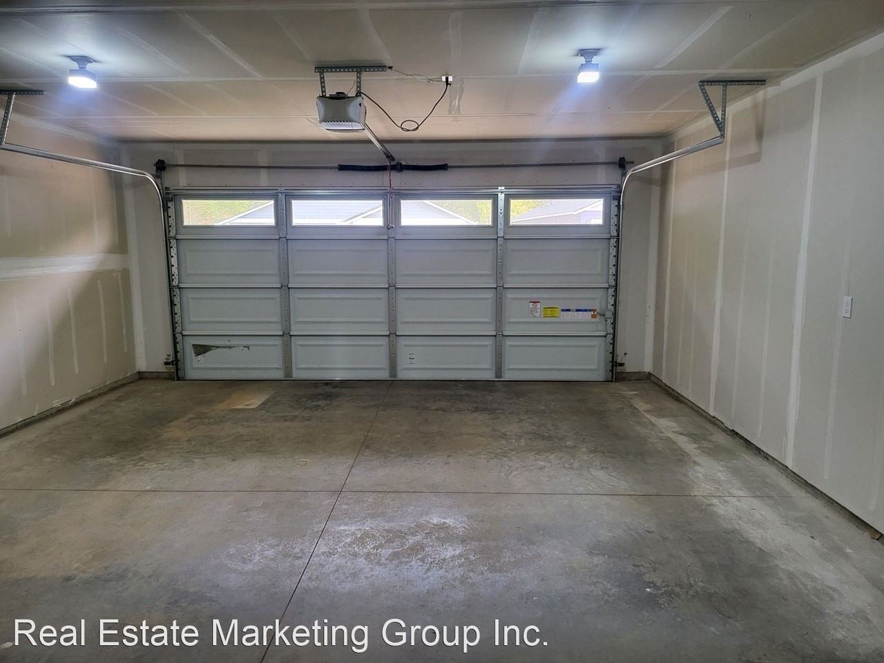 201 & 203 Oak St - Photo 2 of 14