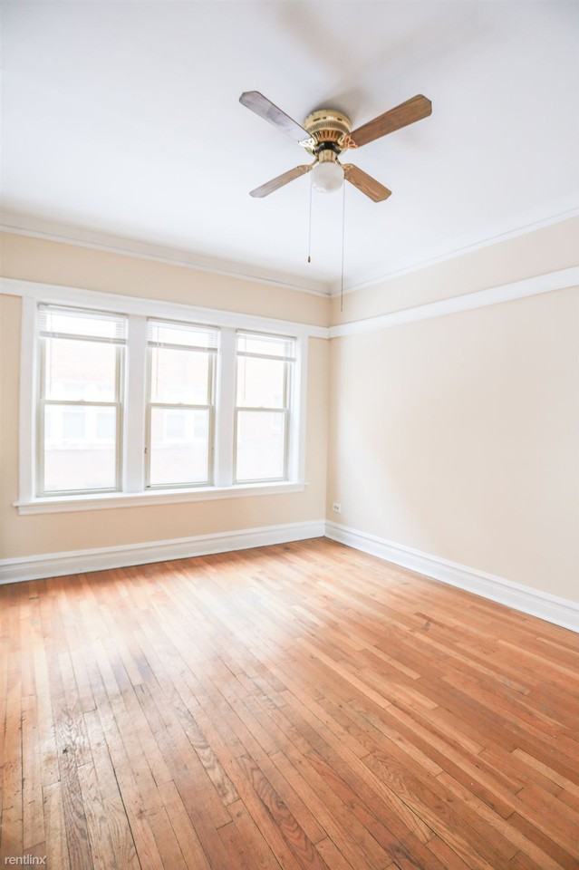 4445 N Damen Ave - Photo 2 of 7