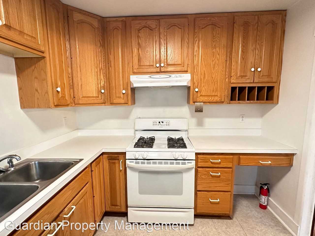 2543 Buchanan St Ne - Photo 3 of 27