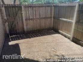 Used dog kennels for sale outlet craigslist