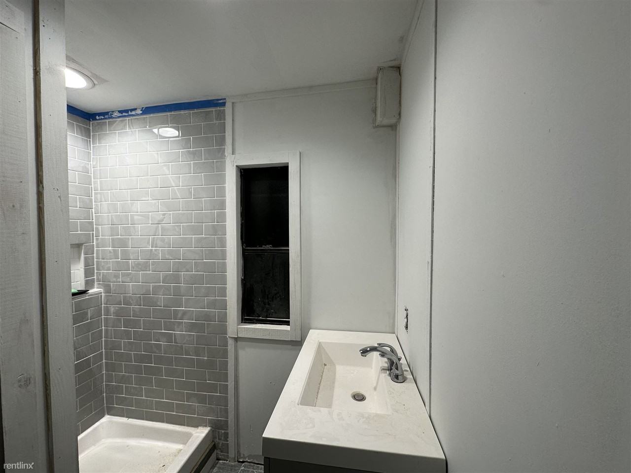 212 W Erie Dr - Photo 3 of 6