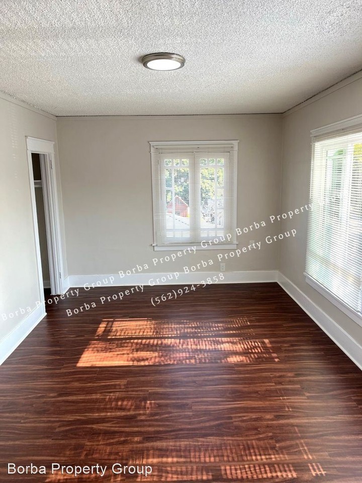 325 W. 10th St. - Photo 2 of 12