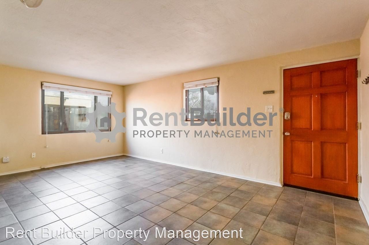 3023 Quincy St Ne - Photo 3 of 21