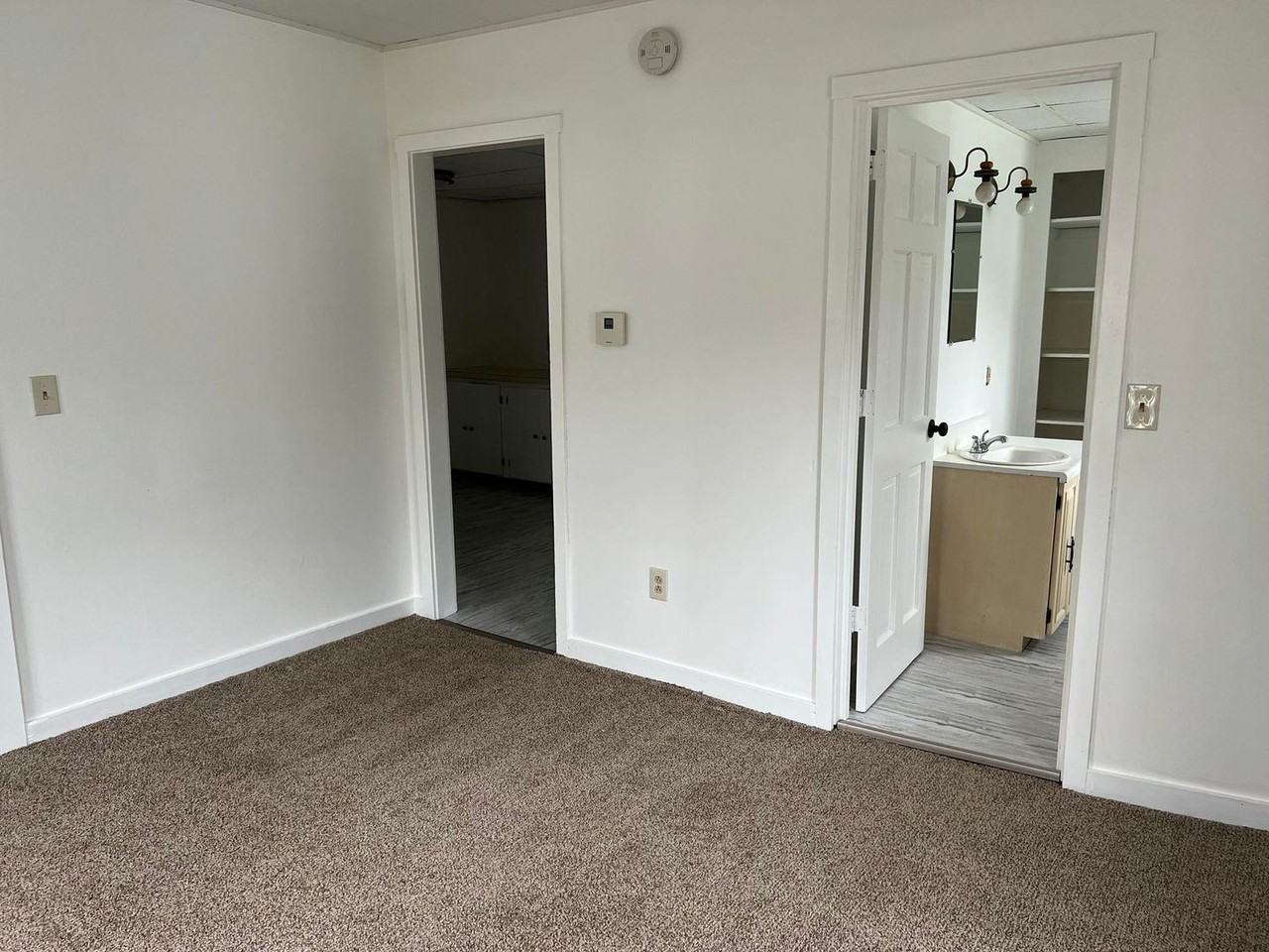 19 Market Lane - Photo 3 of 12