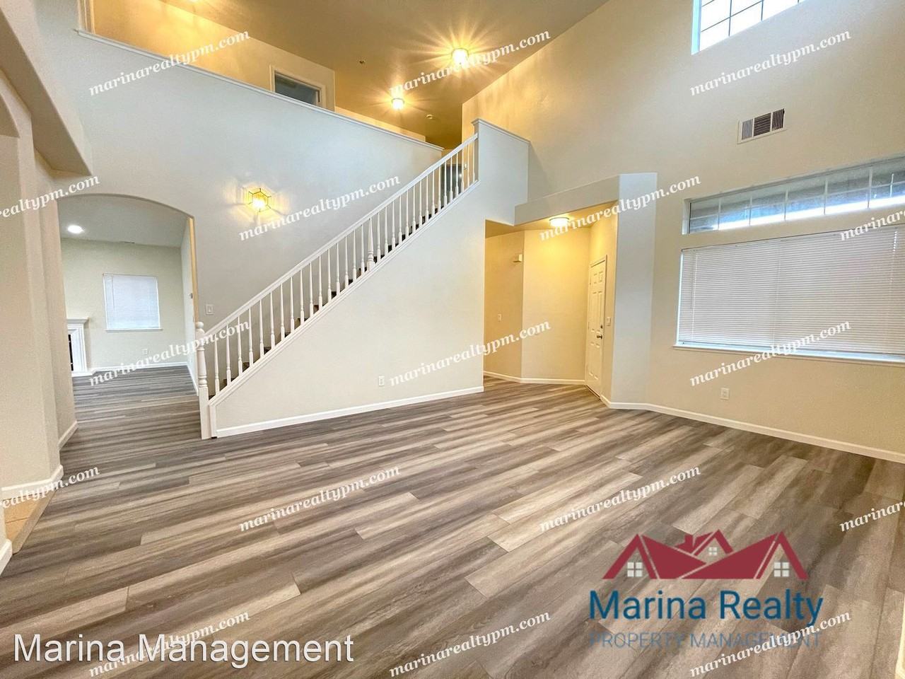 1013 Legend Cir - Photo 2 of 35