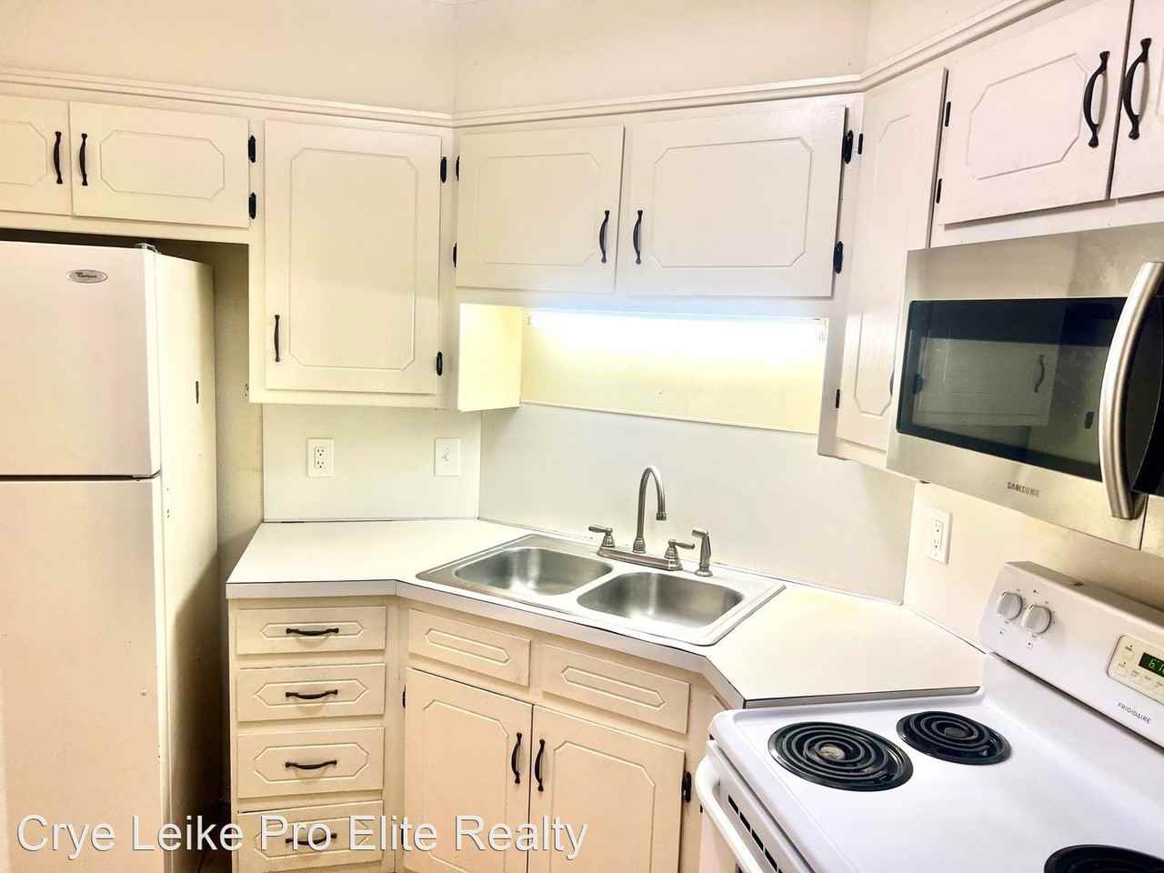 3 Carriage Pl - Photo 2 of 10