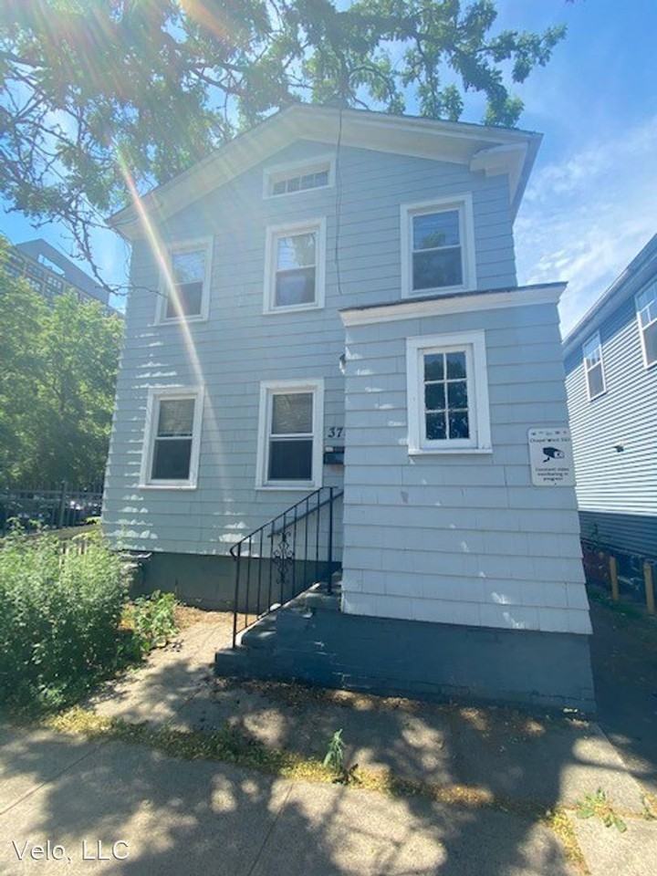 378 Crown St - Photo 2 of 23