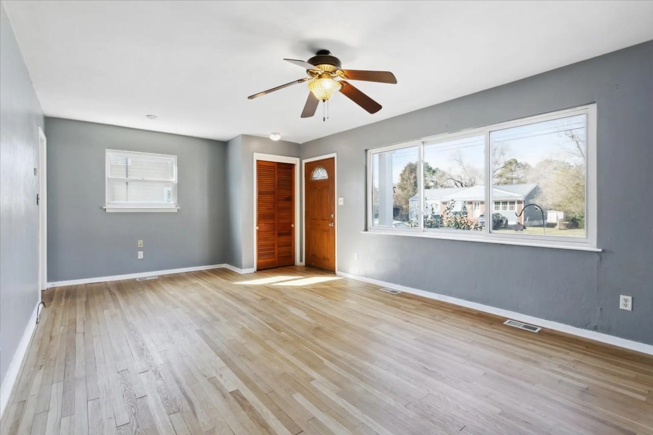 5 Terrace Cir - Photo 3 of 9