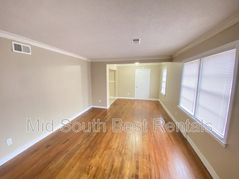 492 Jeanne Dr - Photo 2 of 8