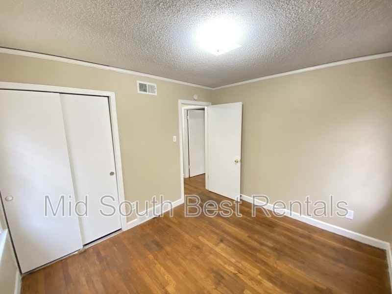 492 Jeanne Dr - Photo 6 of 8