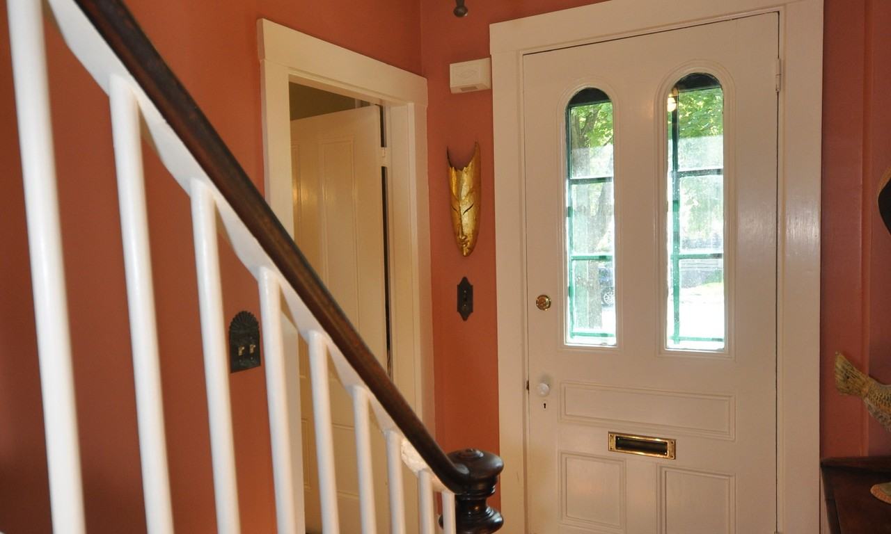 166 Hubbard St - Photo 3 of 17