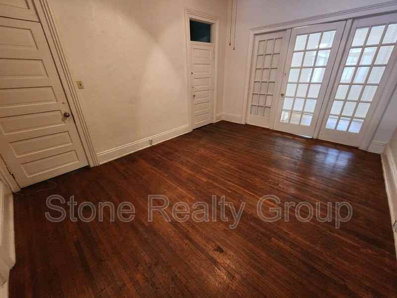 502 S 5th St - Photo 2 of 8