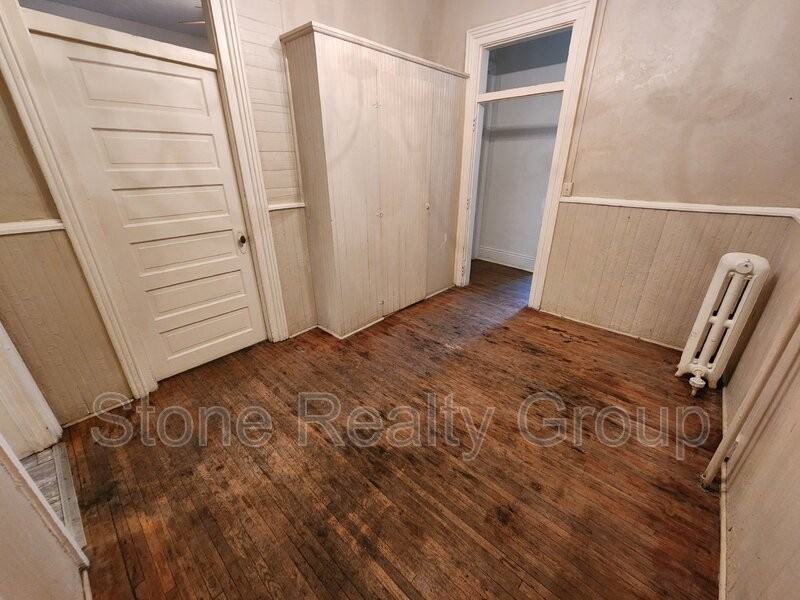 502 S 5th St - Photo 3 of 8