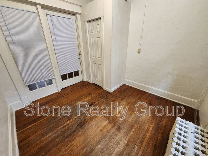 502 S 5th St - Photo 6 of 8