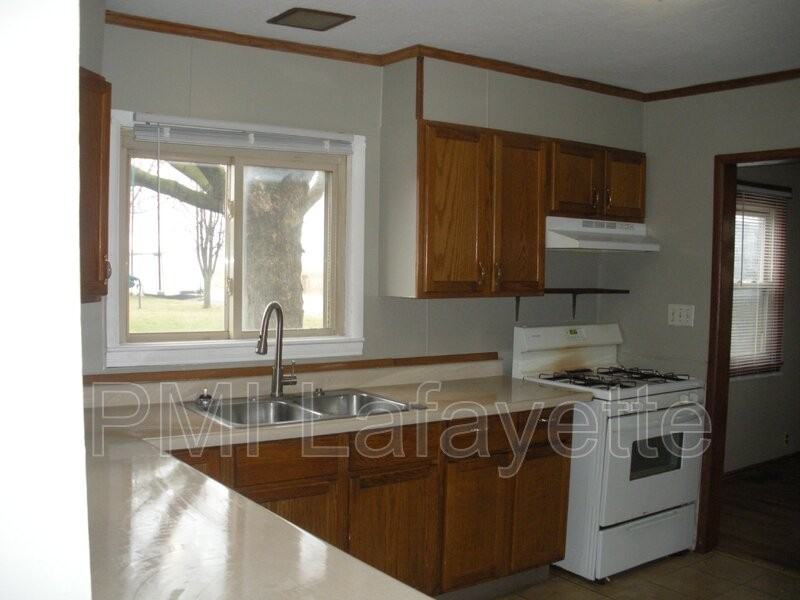 381 W Main St - Photo 2 of 9