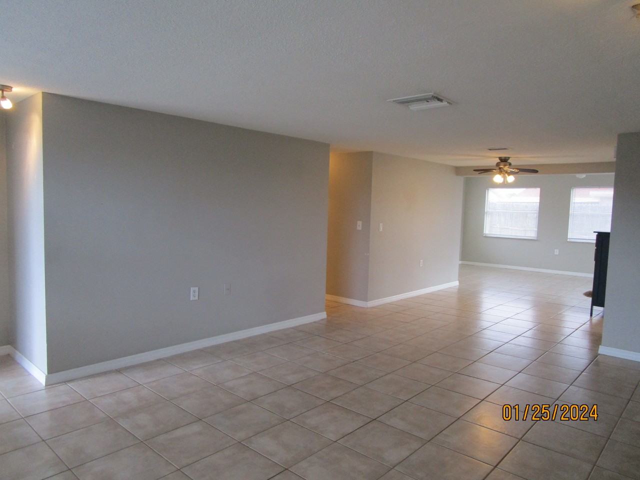 5714 Casino Dr - Photo 4 of 15