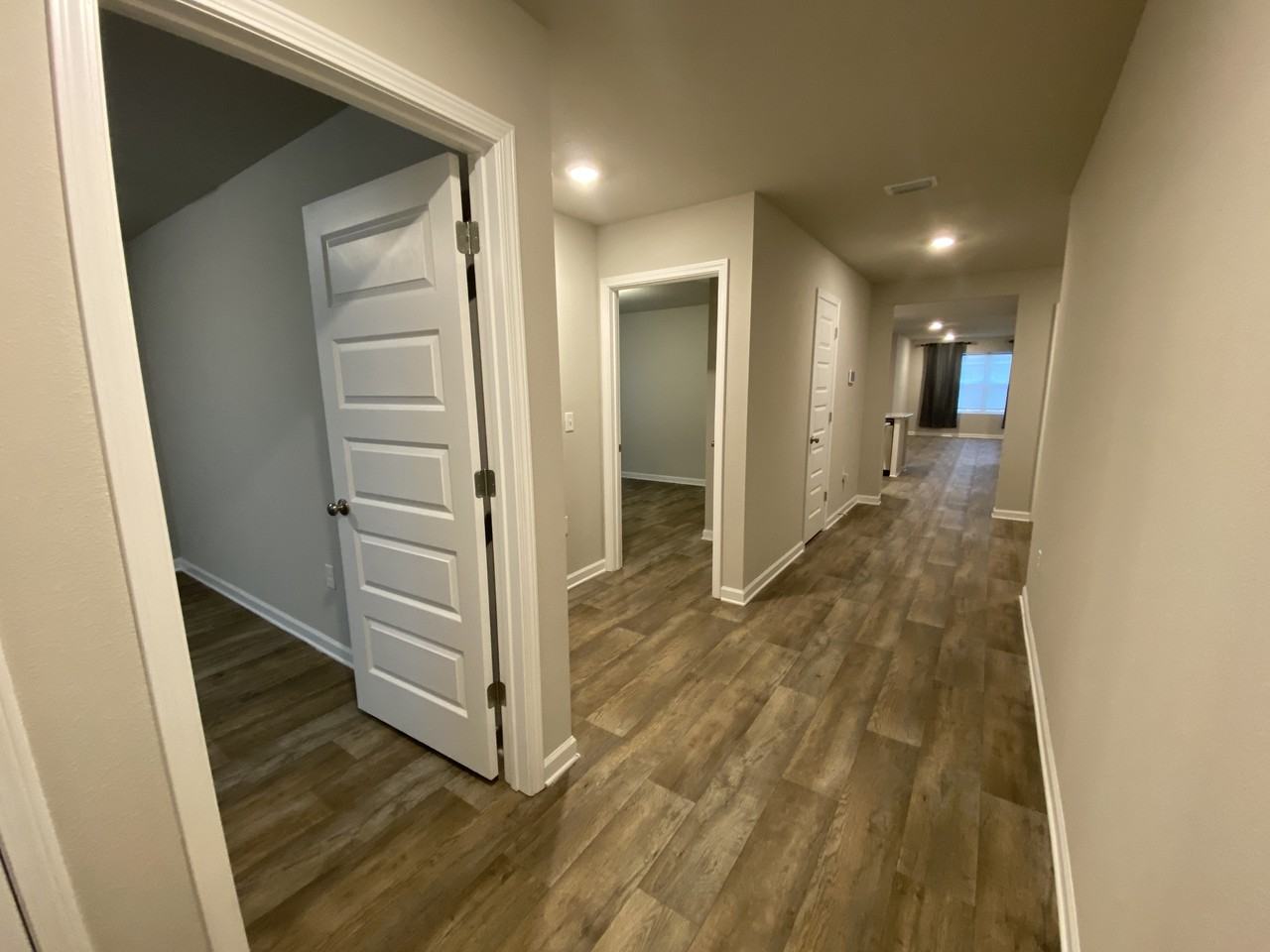 10605 Wales Ln - Photo 2 of 15