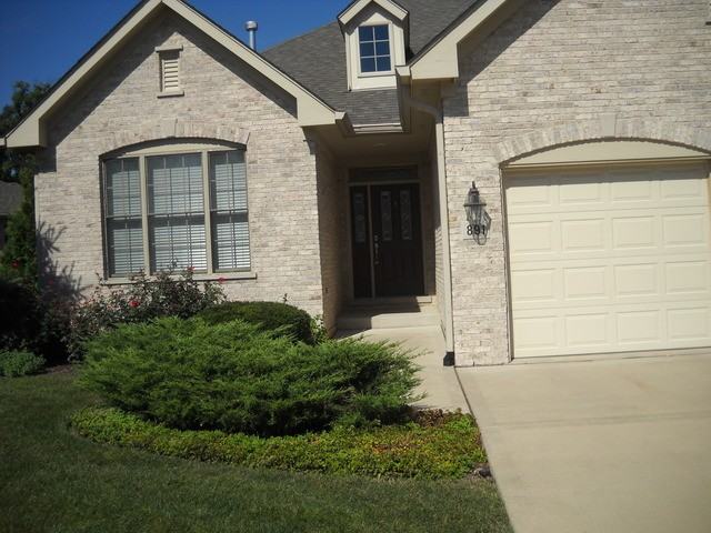 891 Woodglen Lane #891 - Photo 2 of 20