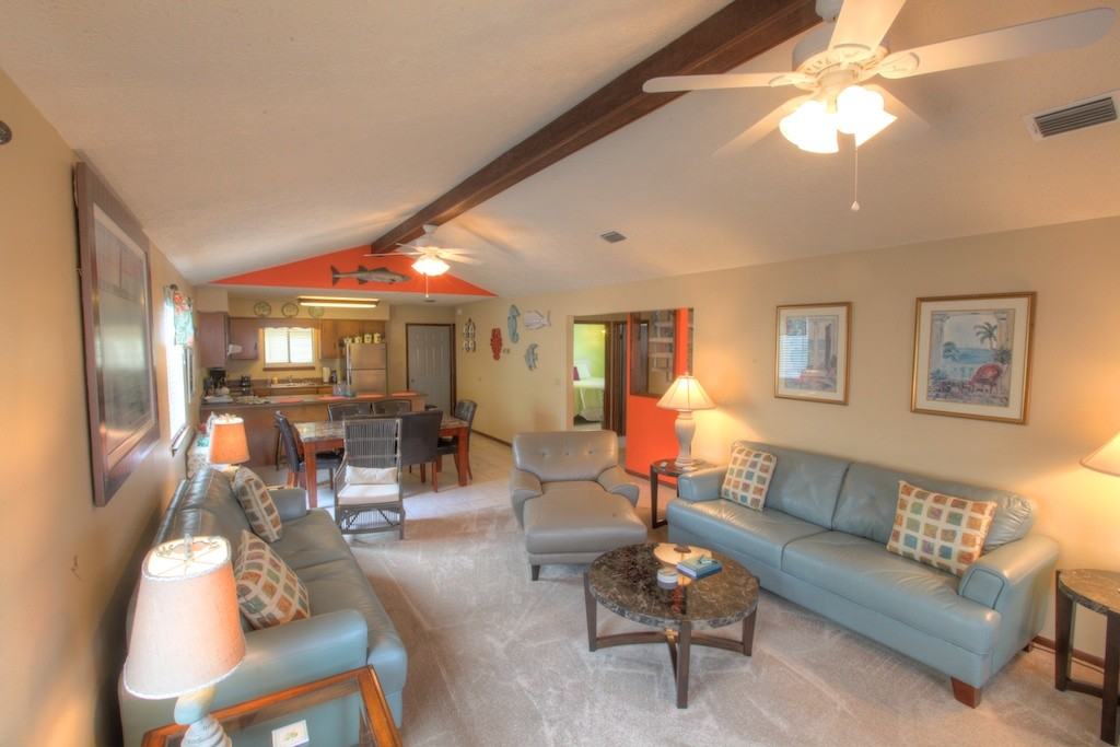 138 Crane St - Photo 3 of 20