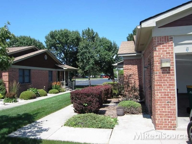 52142 Charleston Ln - Photo 2 of 17