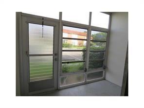 96 Spring Lake Dr #104 - Photo 2 of 7