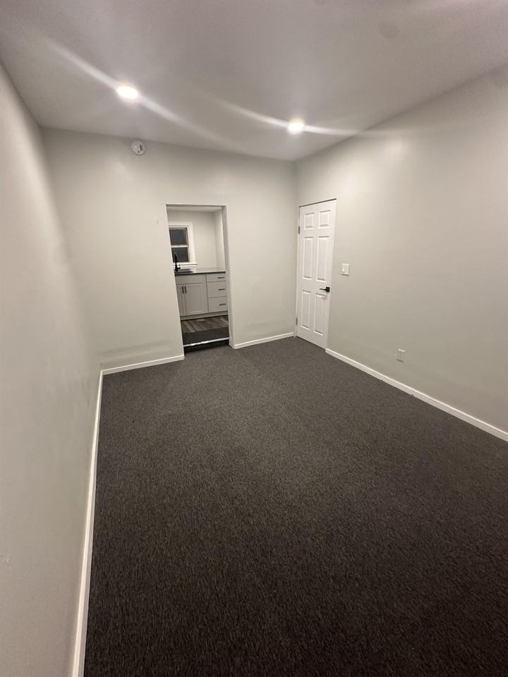 526 S 10th Ave #526-2 - Photo 7 of 13