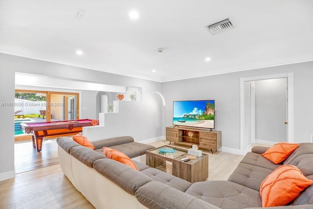 5320 Ne 16th Ter - Photo 3 of 41