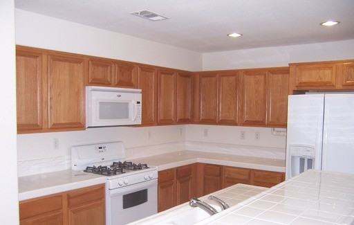 1018 Canyon Dr W - Photo 2 of 2