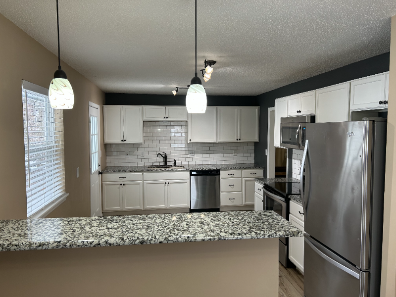 11303 Norton Ave - Photo 3 of 10