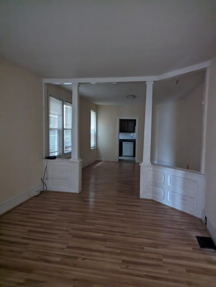 222 W 23rd St #1 - Photo 3 of 12