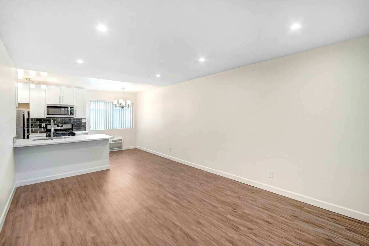 The Palm @ Valley Glen - Photo 6 of 64