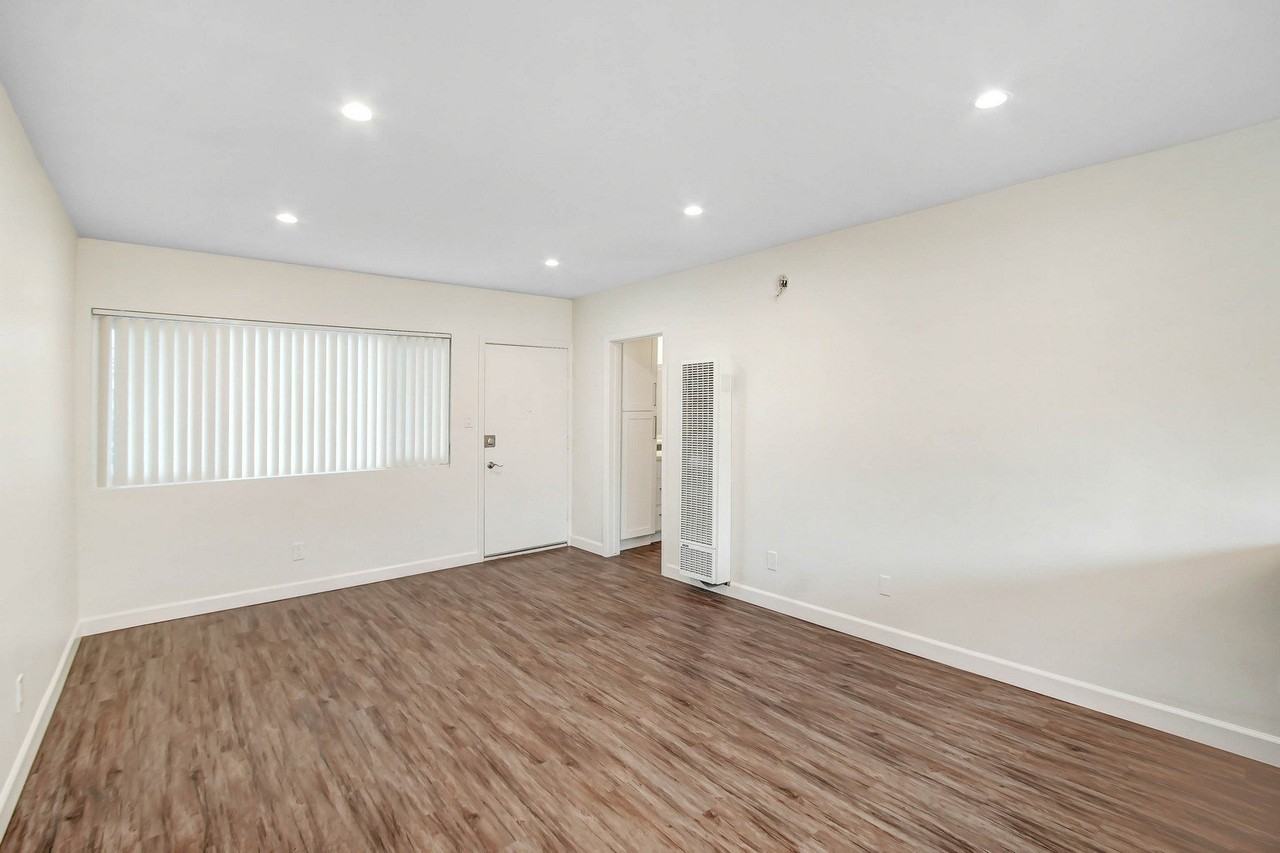 The Palm @ Valley Glen - Photo 7 of 64