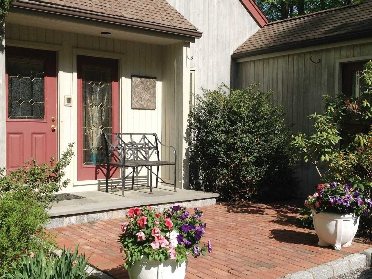 20 Haights Cross Rd - Photo 2 of 24