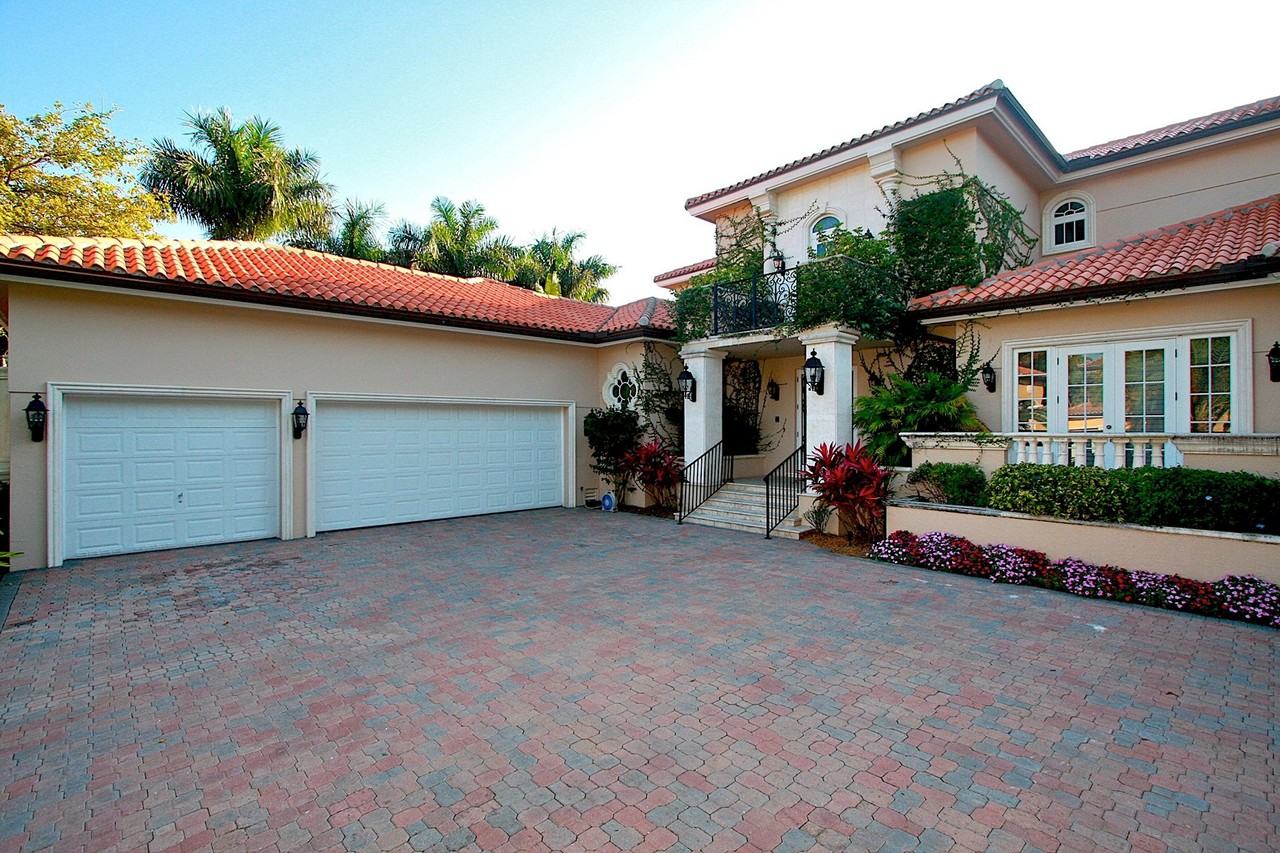 13678 Deering Bay Dr - Photo 2 of 30