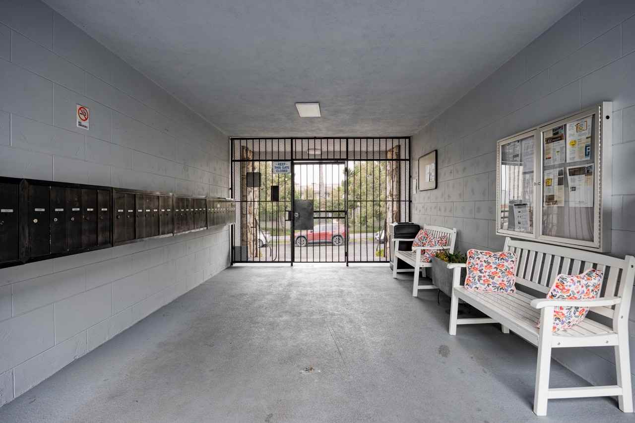 Kingsley Apartments - Photo 2 of 20