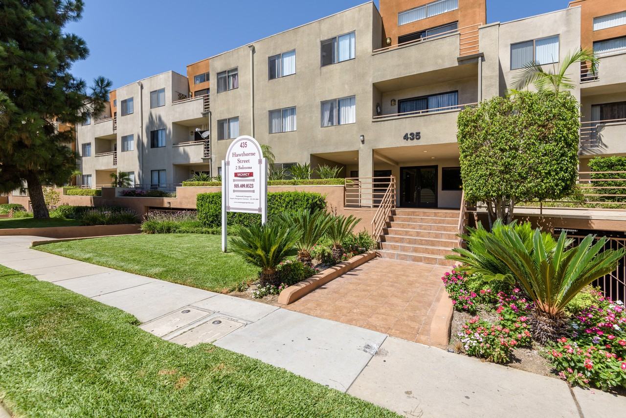 Hawthorne Apartments - Photo 2 of 50