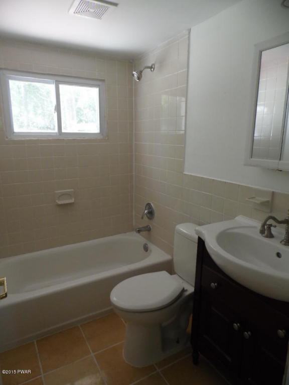 138 Heather Hill Rd - Photo 3 of 17