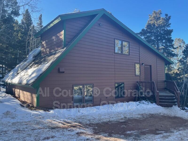 105 Yale Pl - Photo 2 of 27