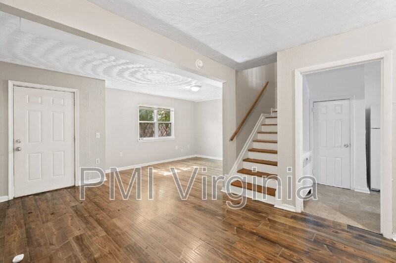 909 E Liberty St - Photo 5 of 39