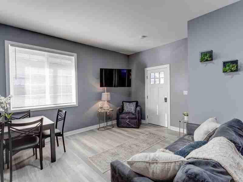 1711 Nelson Ave - Photo 2 of 9