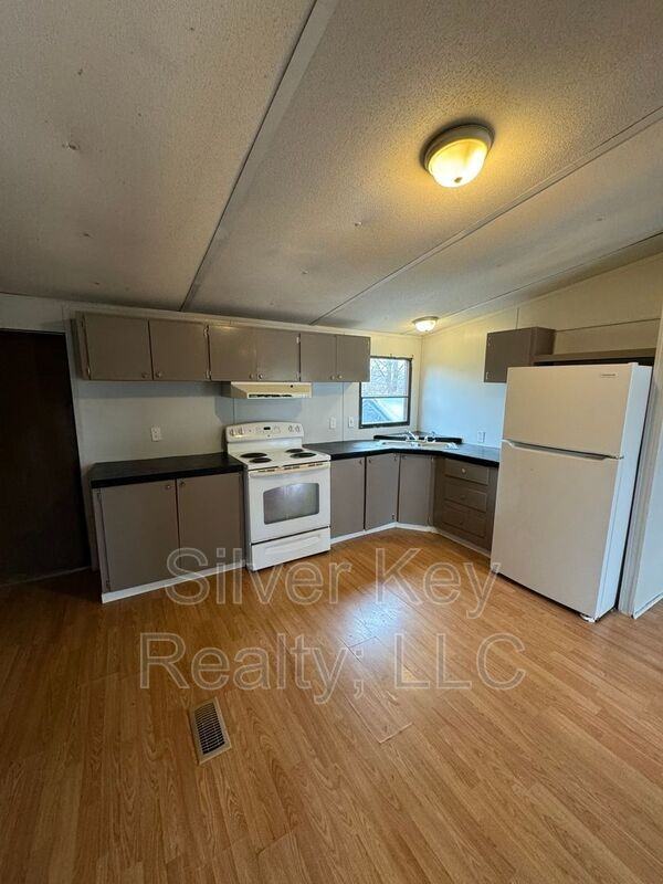 270 County Road #1103 - Photo 3 of 12