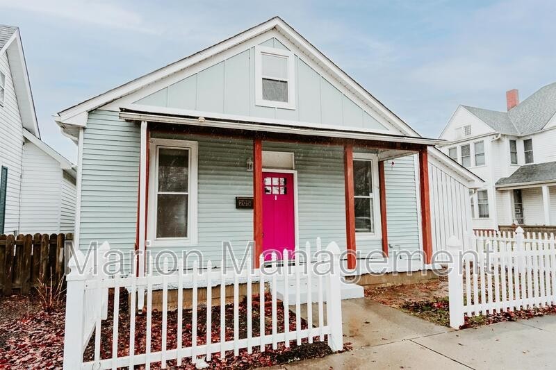 205 S Market St - Photo 2 of 23