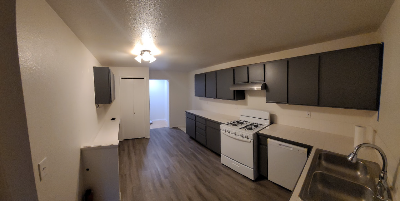 1302 East 40th Street - Photo 5 of 10