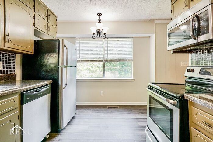 4007 Debby Dr - Photo 3 of 17