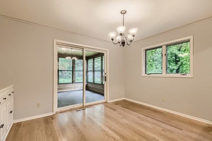 4085 Oak St - Photo 3 of 18